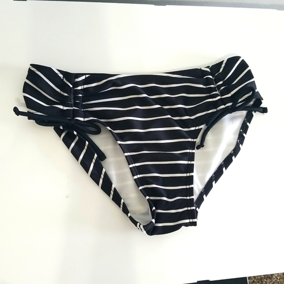 Size M 7/8 ART CLASS  Bikini bottoms​​​​​​​ - Picture 1 of 4